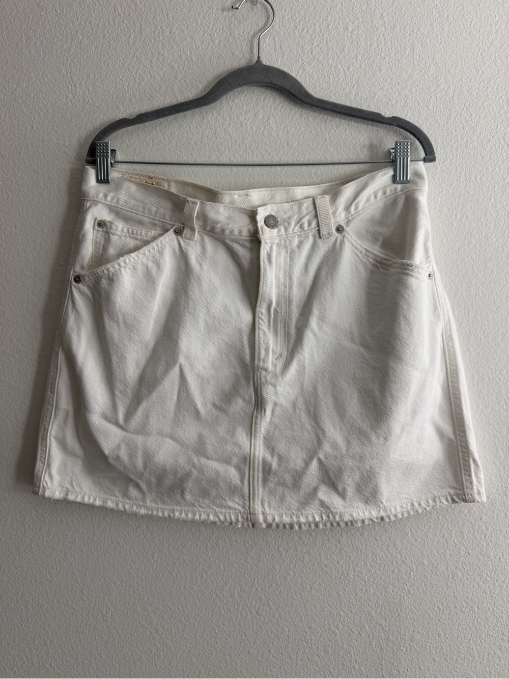 Levi’s Women’s White Jean Denim Mini Skirt Size W31